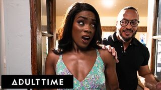 Unatkozó házaspár Ana Foxxx párnán közösül és megdugja szerető férje!