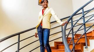 Csoki amatőr casting forgatás irodai fotózásra keményen megbassza a gigantikus faszú producer