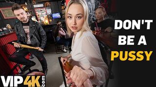 Bátor világos szőke pornósztár bassza idegen palit a bárban