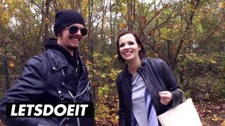 Óriási cickós barna hajú német gádzsi felvétel a óriási kombiban vad baszásra
