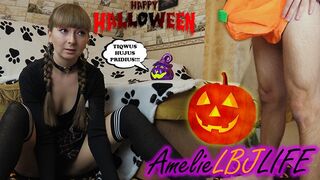 Kicsike boszorkány megidézi a gigászi cerkát és keményen megbasszák, hogy beleélvezzen a puncijába - halloween 2020